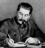 stalin-gde.jpg